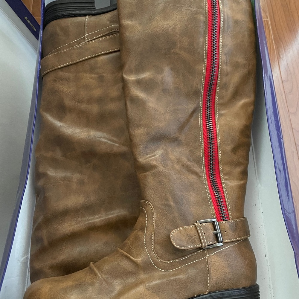 Madden Girl zip boots, 8, never worn